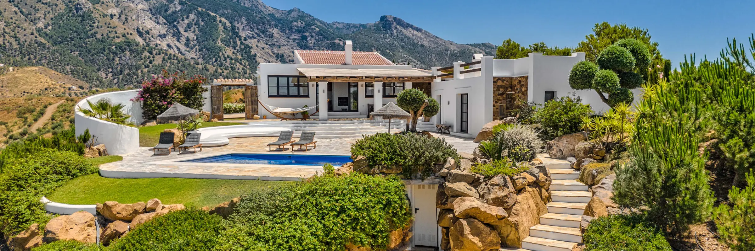 Contact Carligto | Villa Enquiries & Reservations